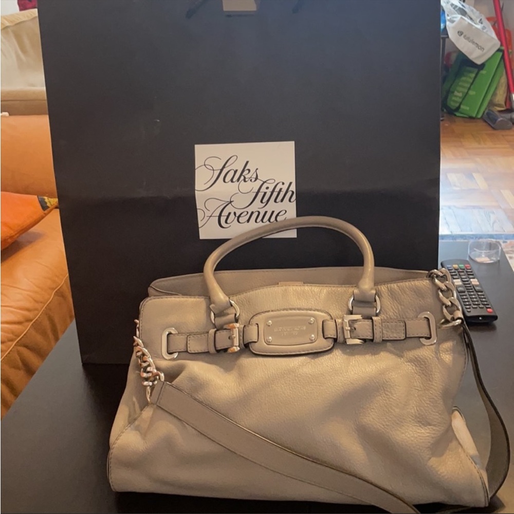 🌺🌺Micheal Kors crossbody bag